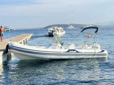 Bootverhuur Quicksilver Activ 595 Cruiser in Porto San Paolo via SamBoat
