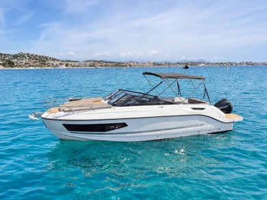 Quicksilver Activ 755 Cruiser jednotlivci a charterové společnosti v Hyères