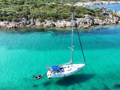 Wynajmij Jeanneau Sun Odyssey 42.2 w Ajaccio
