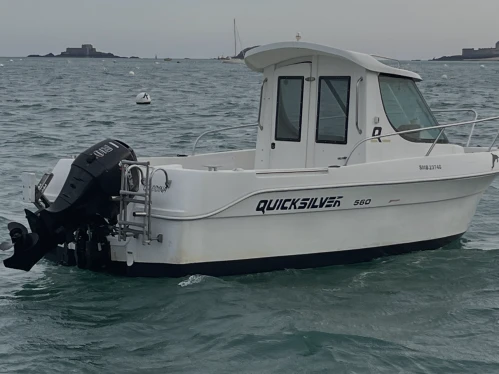 Bateau à moteur à louer à Pléneuf-Val-André au meilleur prix