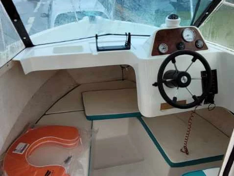 Location à Pléneuf-Val-André - Quicksilver Quicksilver 560 Timonier sur SamBoat