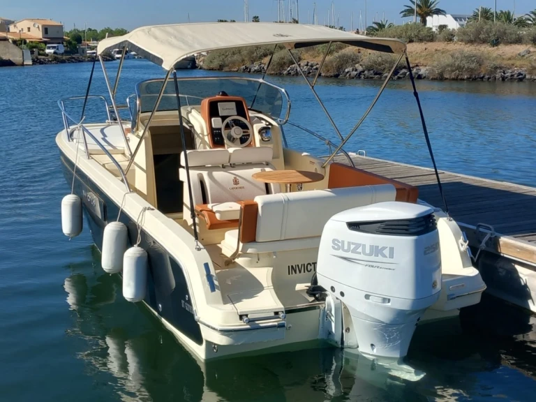 Invictus  Invictus 240 CX a louer à Saint-Raphaël