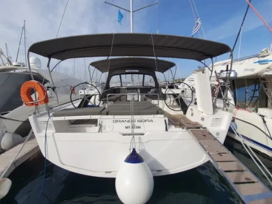Yacht charter Paros (Ile) - Dufour Dufour 530 on SamBoat