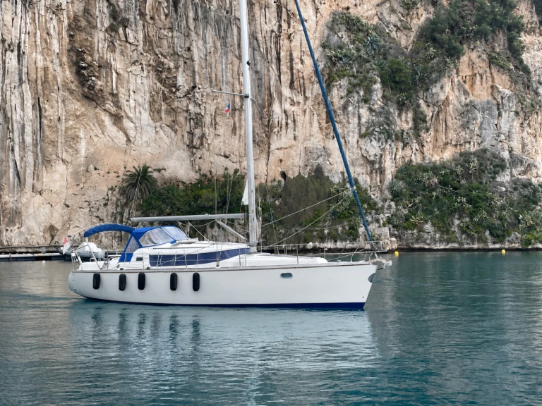 Louer Voilier avec ou sans skipper Jeanneau à Monaco
