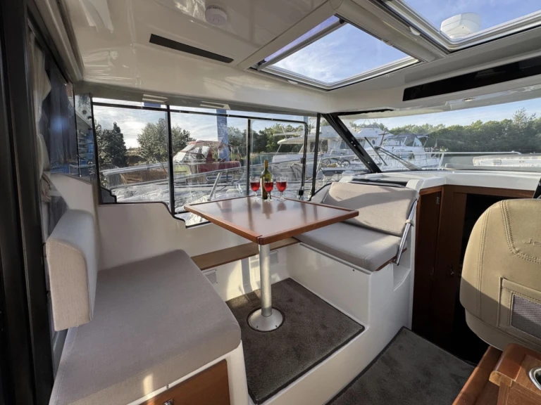 Location à Asnières-sur-Seine - Jeanneau Merry Fisher 895 sur SamBoat