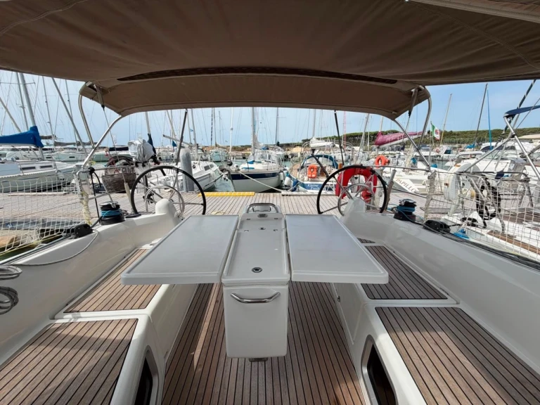 Louez un Jeanneau Sun Odyssey 410 à Cecina