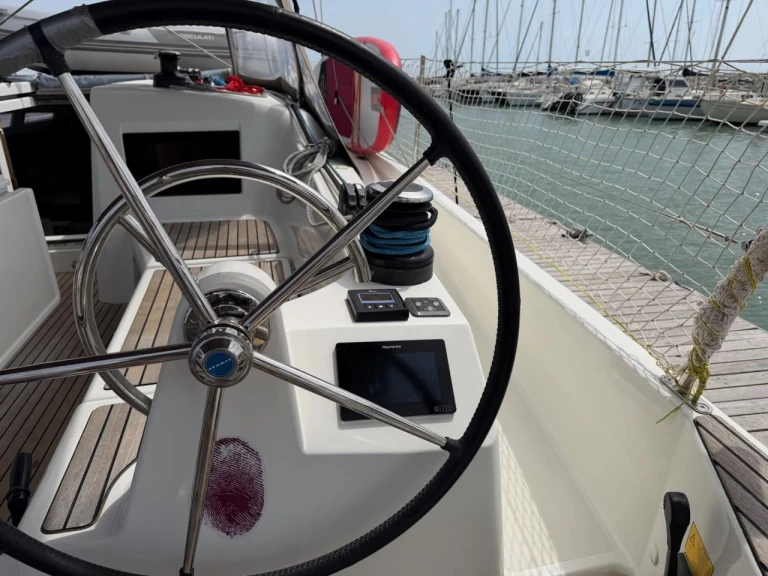 Location à Cecina - Jeanneau Sun Odyssey 410 sur SamBoat