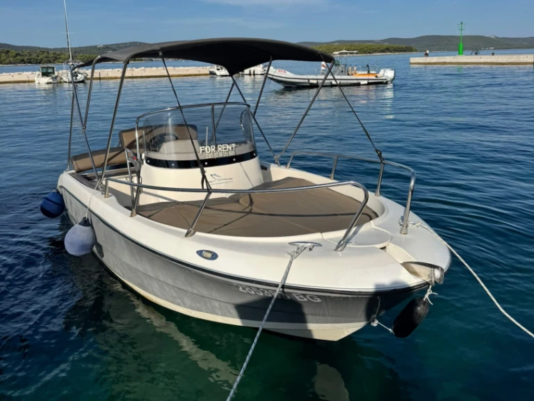 Louer Bateau à moteur avec ou sans skipper Fisher à Tkon