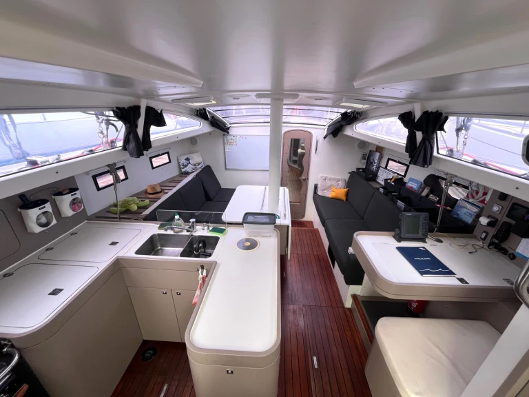 Location bateau RM RM 1260 à Fort-de-France sur Samboat