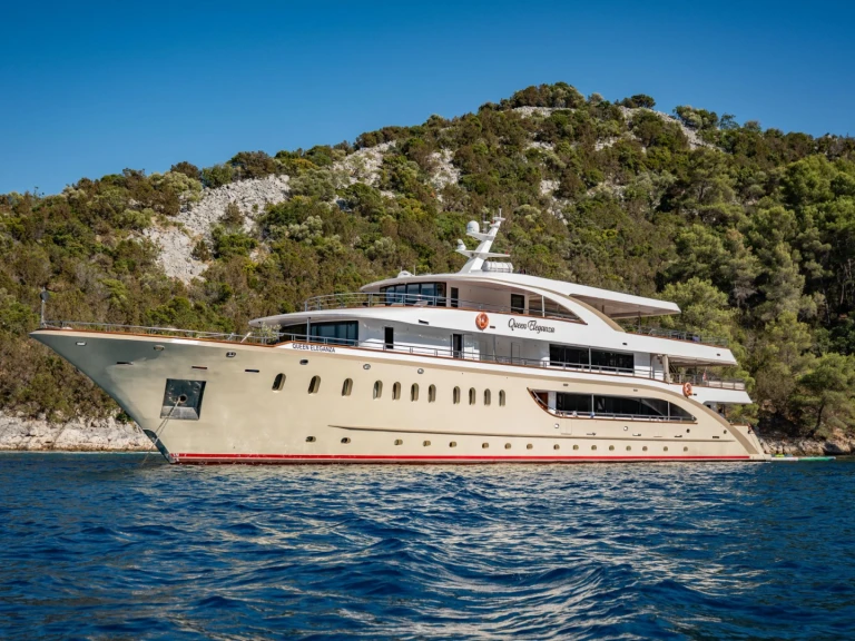 Louez un Custom Queen Eleganza à Croatie