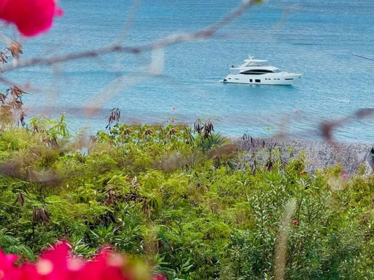 Princess, UK SORANA II a louer à Caraïbes