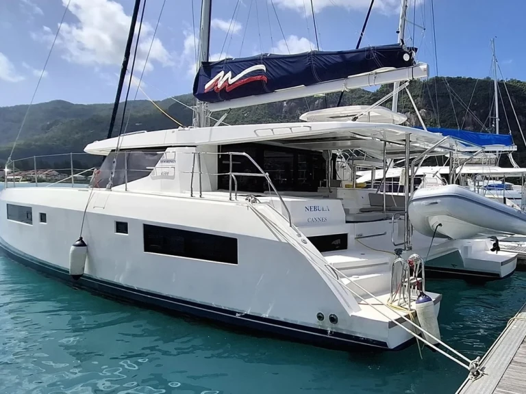 Catamaran à louer à Eden Island au meilleur prix