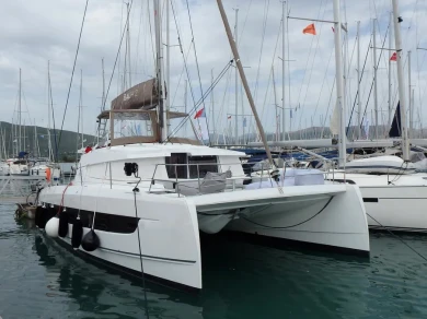 Catamaran to hire Gouviá at the best price
