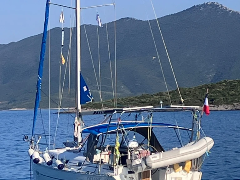 Bénéteau Oceanis 361 a louer à Volos