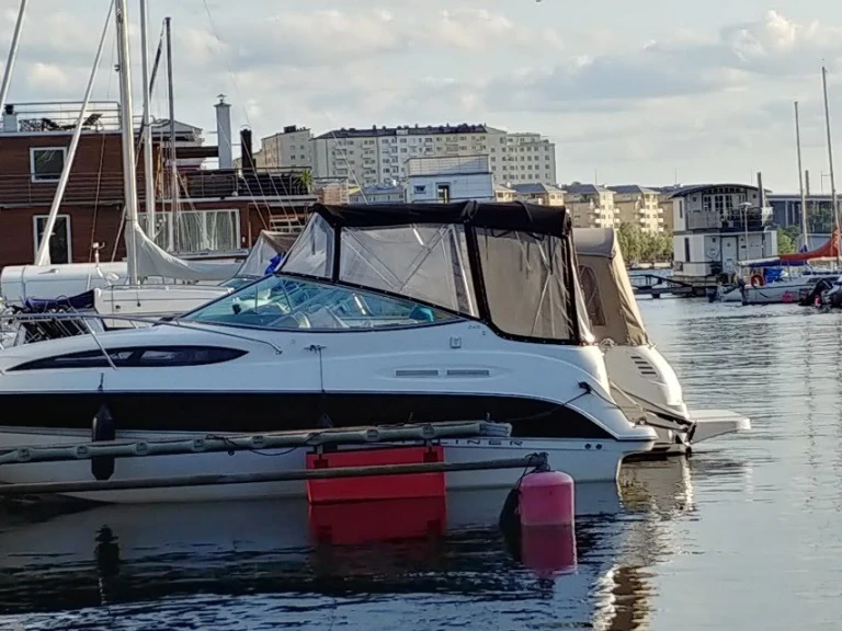 Bateau à moteur à louer à Stockholm au meilleur prix