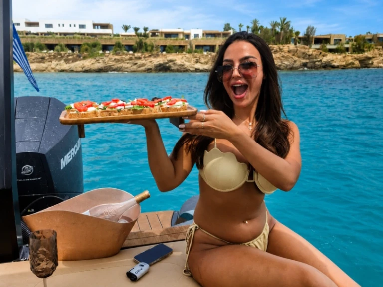 DIVERIB 780 a louer à Mykonos (Ville)