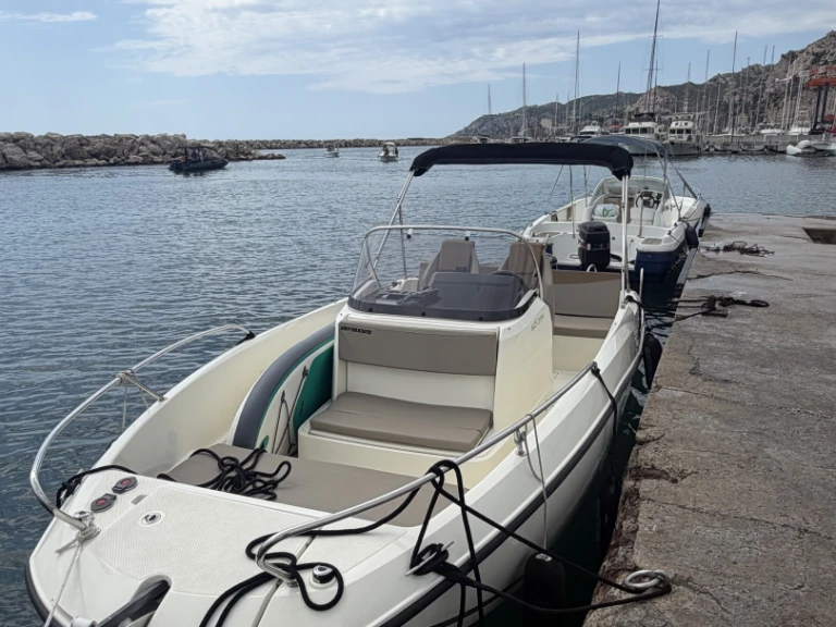 Location bateau Marseille pas cher Activ 605 Open