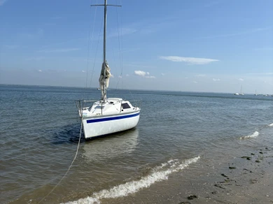 Yachting-France Jouët 680 między profesjonalistami a osobami prywatnymi w France