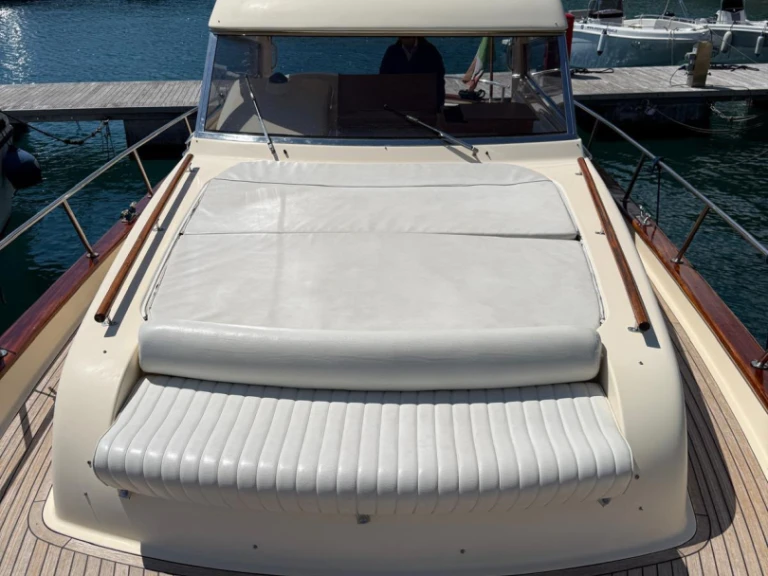 Bateau à moteur à louer à Amalfi au meilleur prix