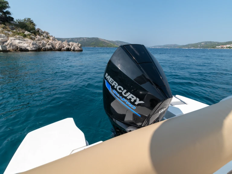 Semi-rigide à louer à Trogir au meilleur prix