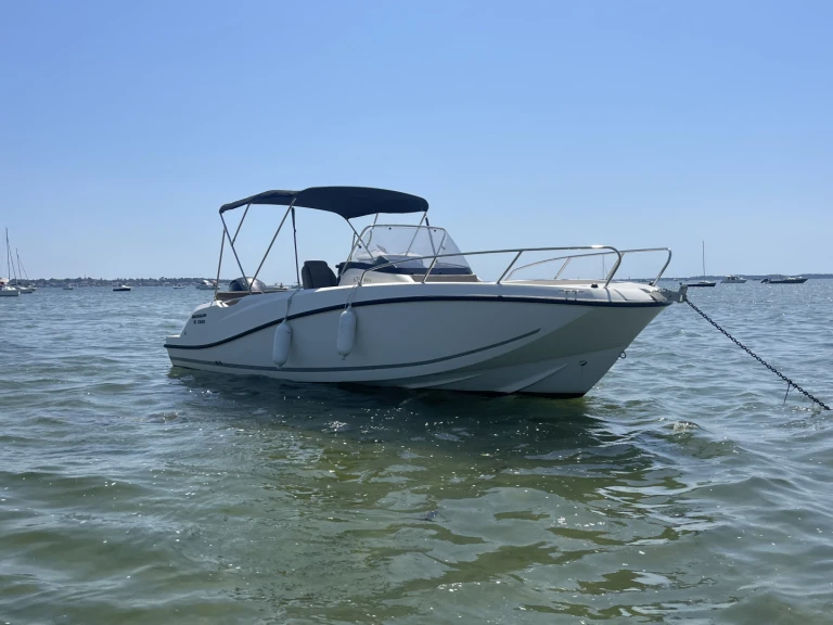 Location Bateau à moteur Quicksilver avec permis