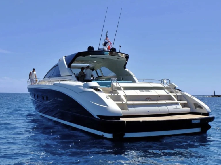 Bateau à moteur à louer à Saint-Tropez au meilleur prix