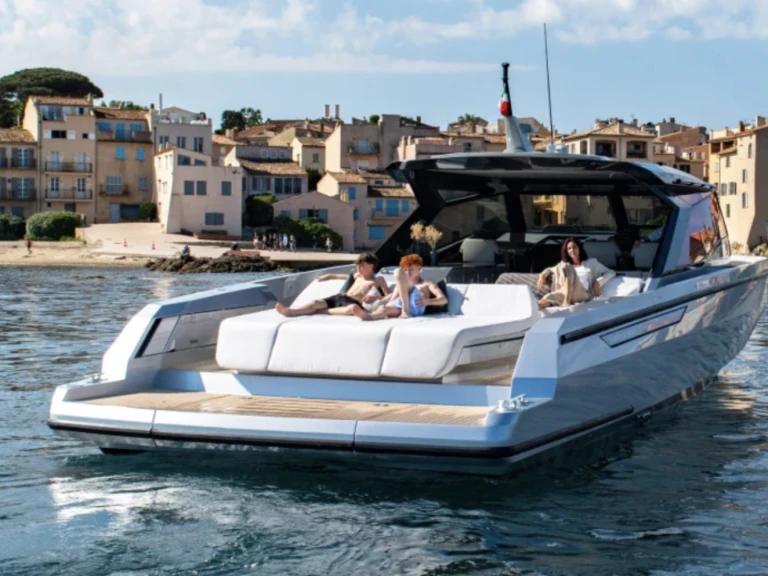 Location Yacht Santasevera avec permis