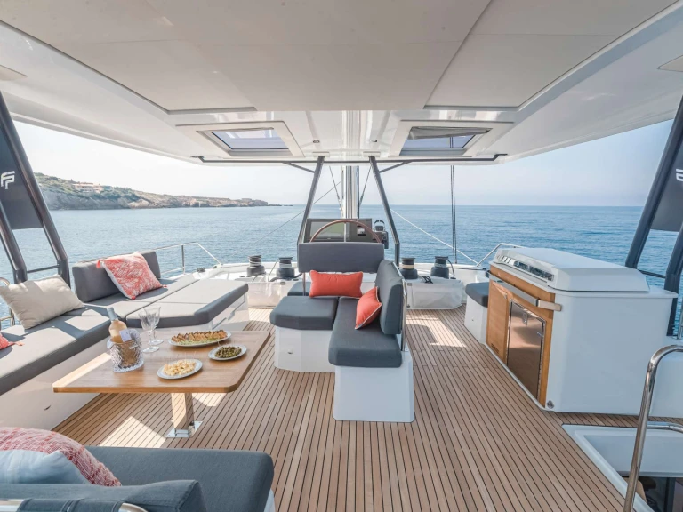 Fountaine Pajot NEHALENNIA a louer à Saint Thomas Island
