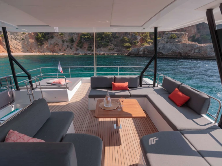 Louez un Fountaine Pajot NEHALENNIA à Saint Thomas Island