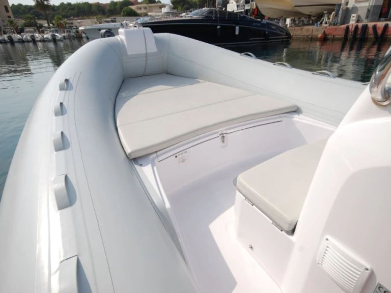 Location Semi-rigide à Calvi - Capelli Tempest 630