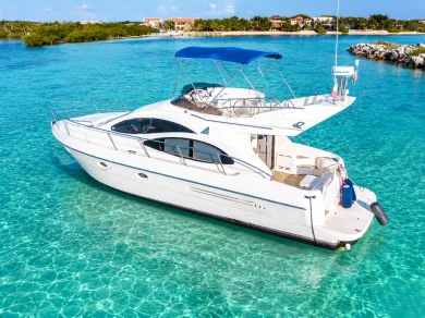 Custom Made custom da affittare a  Puerto Aventuras