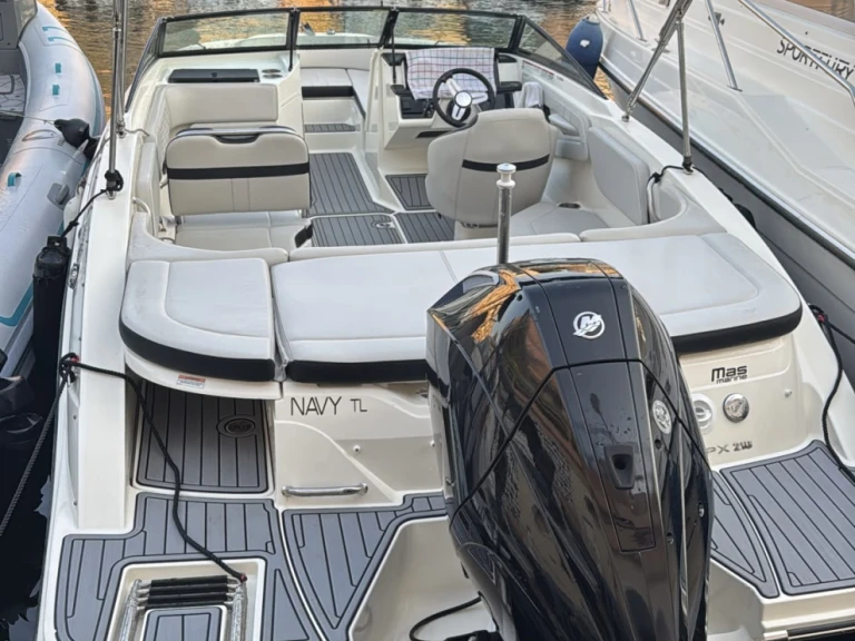 Location bateau Mandelieu-la-Napoule pas cher SPX 210 OB