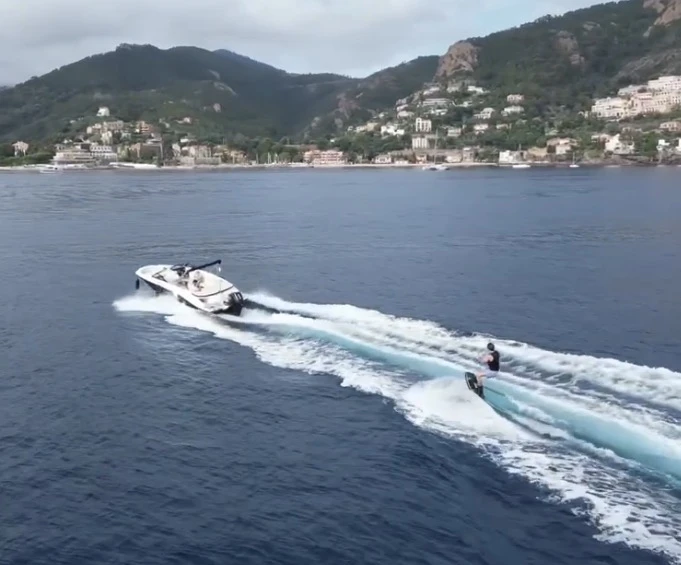 Location bateau Sea Ray SPX 210 OB à Mandelieu-la-Napoule sur Samboat