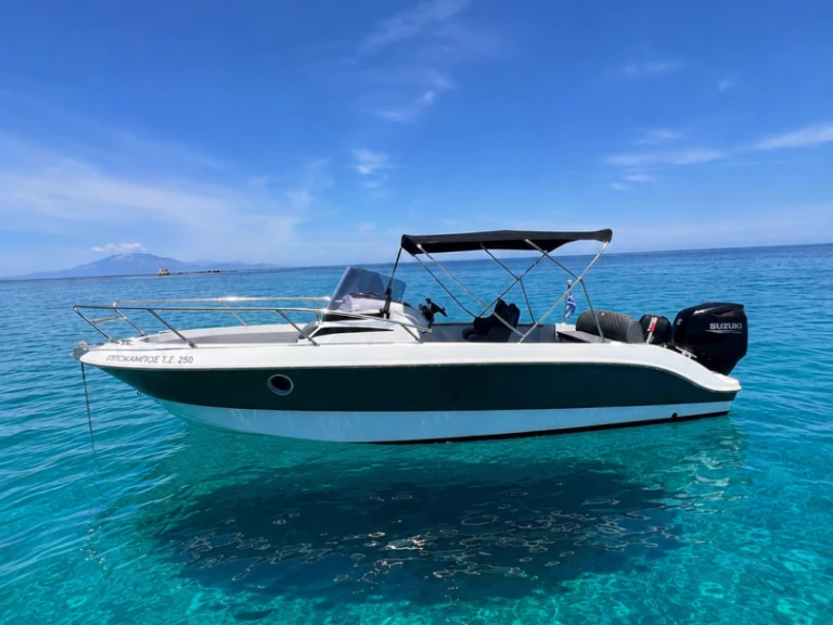 Bateau à moteur à louer à Zakynthos au meilleur prix