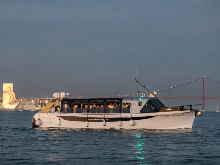 Bateau à moteur à louer à Lisbonne au meilleur prix