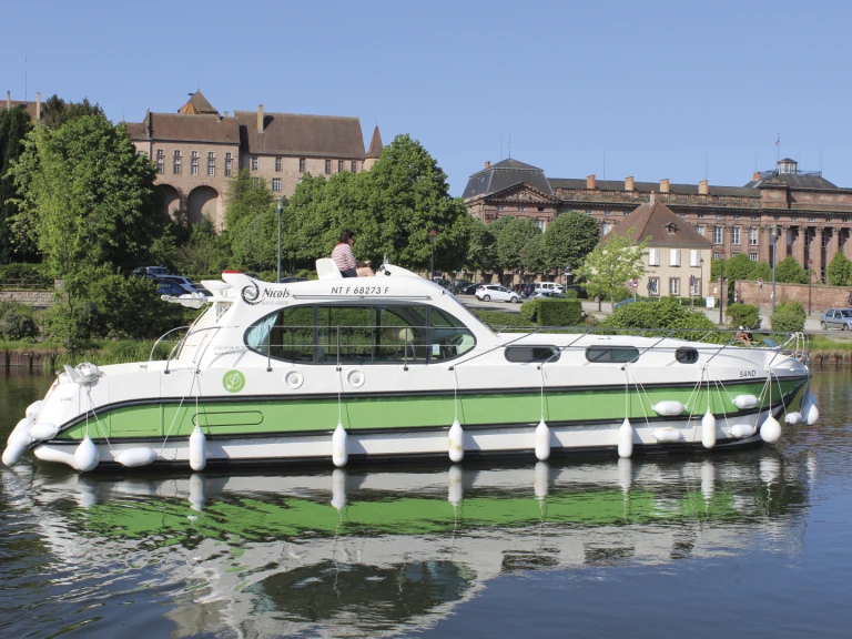 Louer Bateau à moteur avec ou sans skipper Nicols Yacht à Saverne
