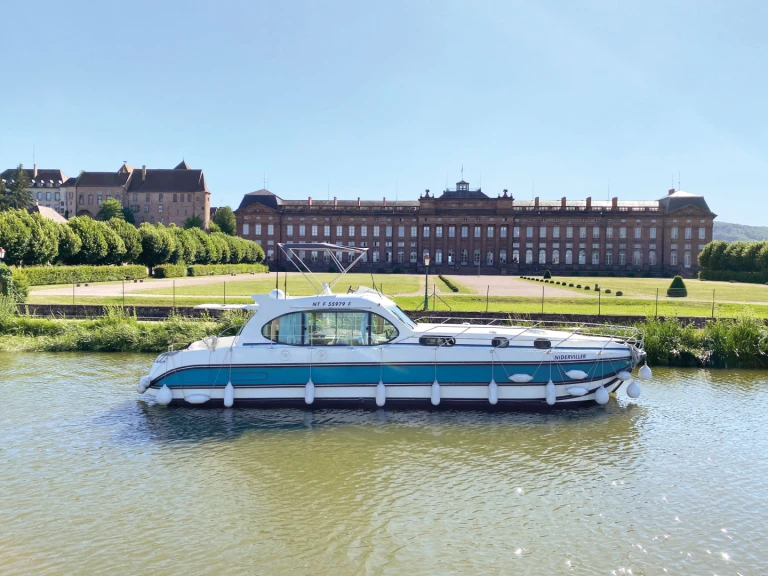 Location Bateau à moteur à Avignonet-Lauragais - Nicols Yacht Nicols Estivale Sixto Prestige C