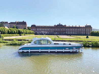 Hire Motorboat with or without skipper Nicols Yacht Le Somail