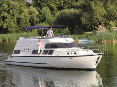 Motorboat for rent Fürstenberg at the best price