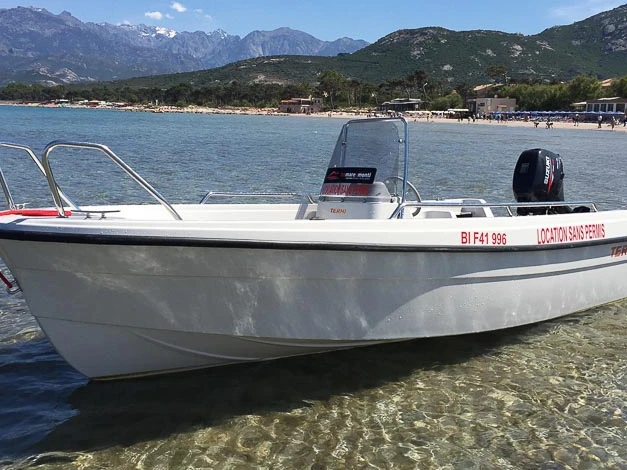 Location Bateau à moteur à Galéria - Terhi 445 C