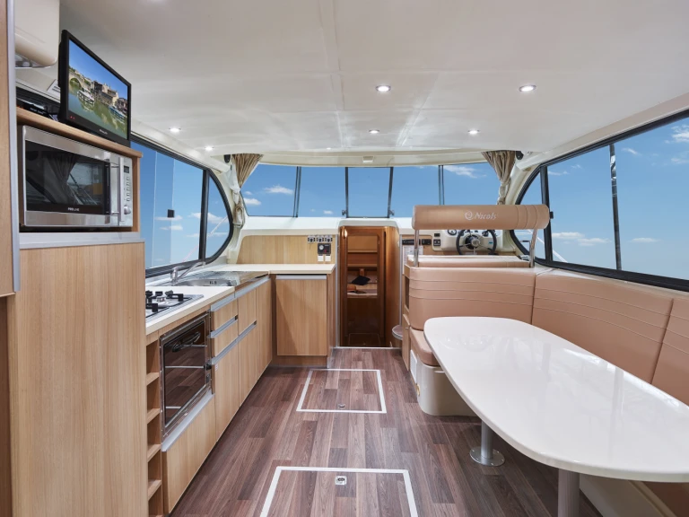 Louez un Nicols Yacht Nicols Estivale Sixto Prestige C à Bellegarde