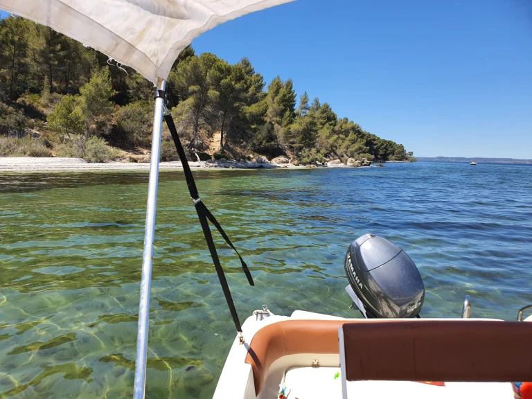 Louer Bateau à moteur avec ou sans skipper TA MARE à Saint-Chamas