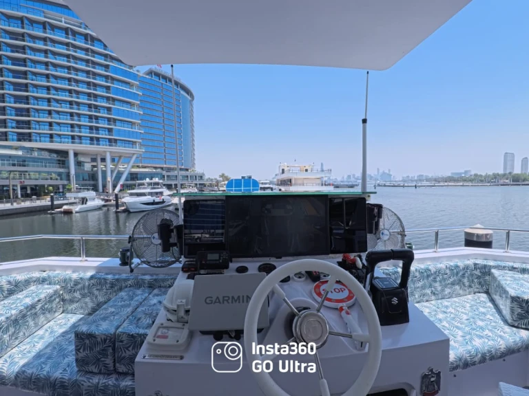 Location Bateau à moteur à Dubai Marina - 101 Marine 101