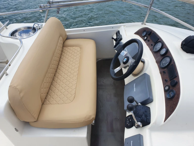 Location bateau Doqueve Majestic 46 Fly à Marbella sur Samboat