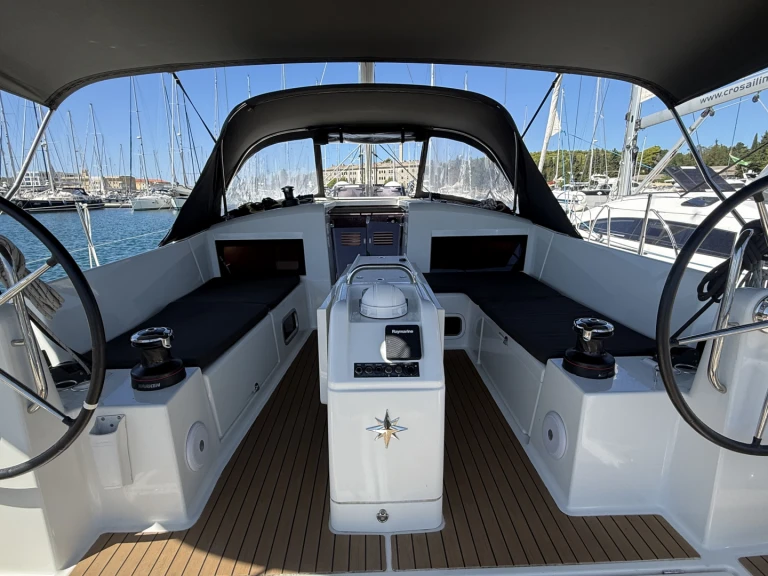 Louez un Jeanneau Sun Odyssey 440 à Pula