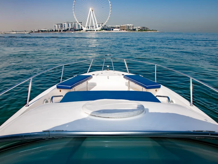 Louer Bateau à moteur avec ou sans skipper Custom Made à Dubai Marina