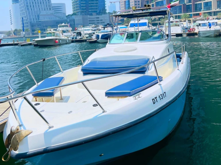 Bateau à moteur à louer à Dubai Marina au meilleur prix