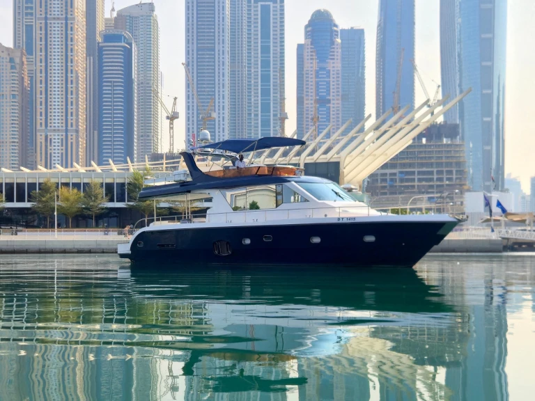 Yacht à louer à Dubai Marina au meilleur prix