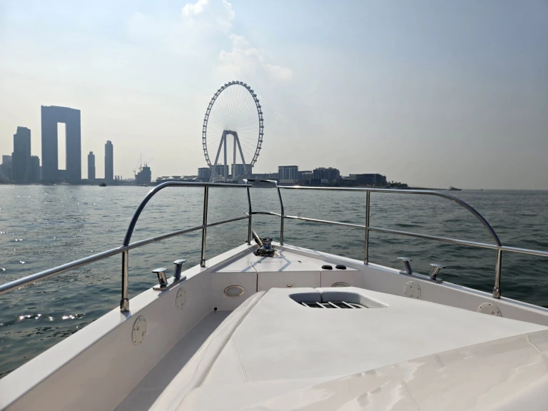 Location bateau Dubai Marina pas cher custom