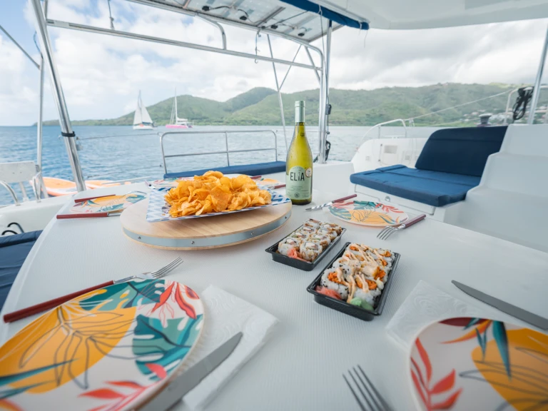 Location bateau Calliaqua pas cher Lagoon 42